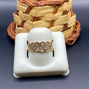 10K Yellow Gold Heart Shape Pattern Ring